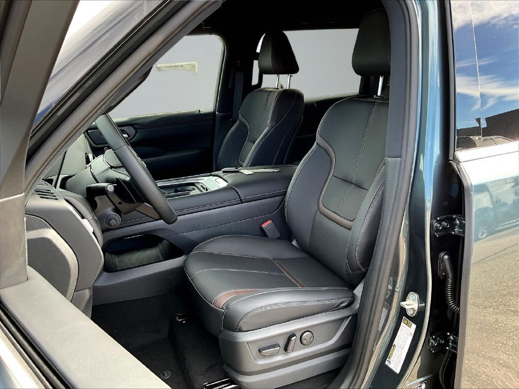 New 2026 Nissan Armada SL w/ Captain's Chari Seat Package AWD/4WD image 28