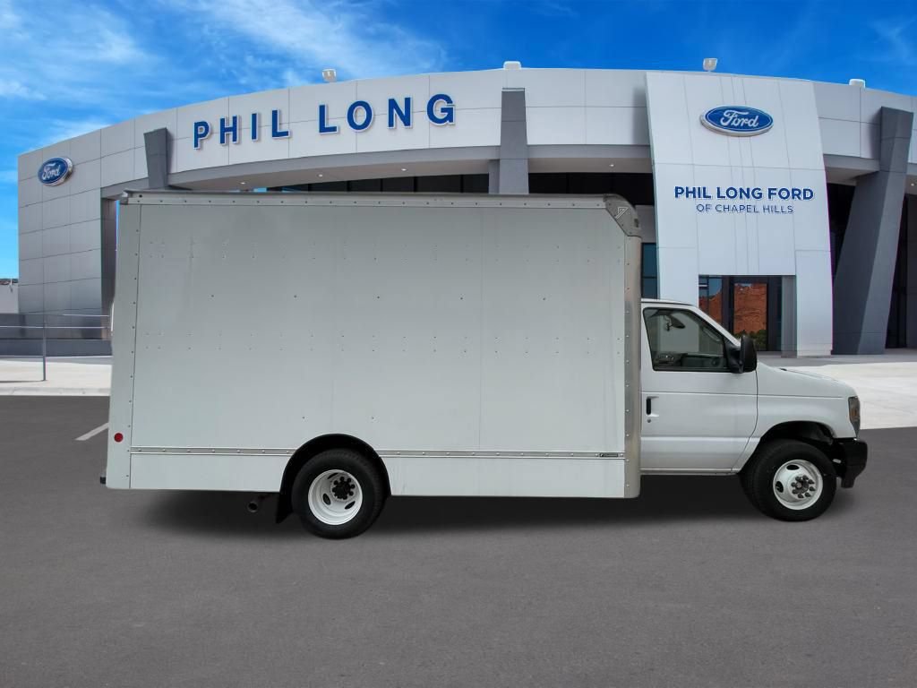 New 2024 Ford E-450 and Econoline 450 Super Duty w/ Driver's Safety Package RWD image 9