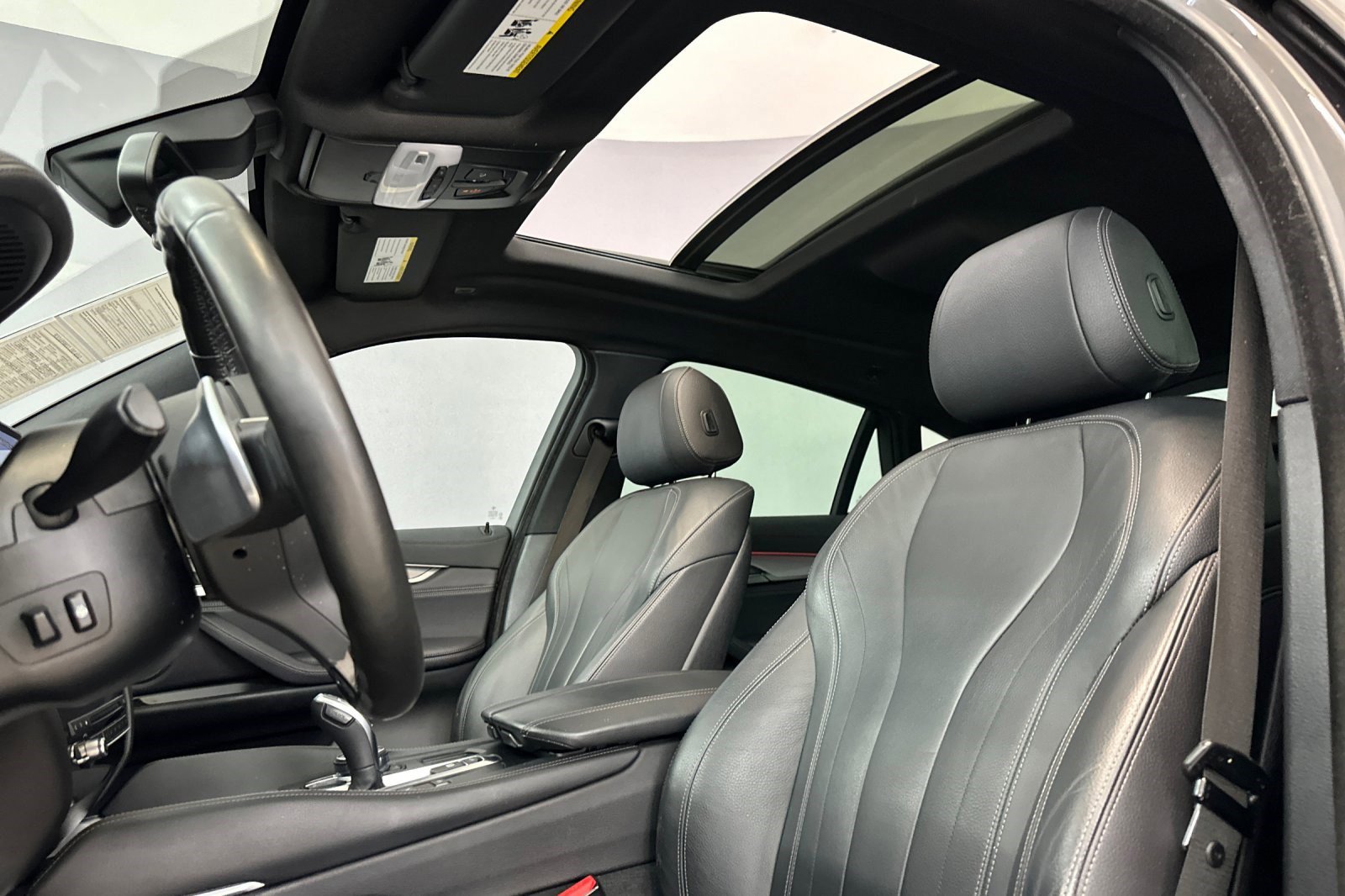 Used 2019 BMW X6 xDrive35i w/ M Sport Package image 15