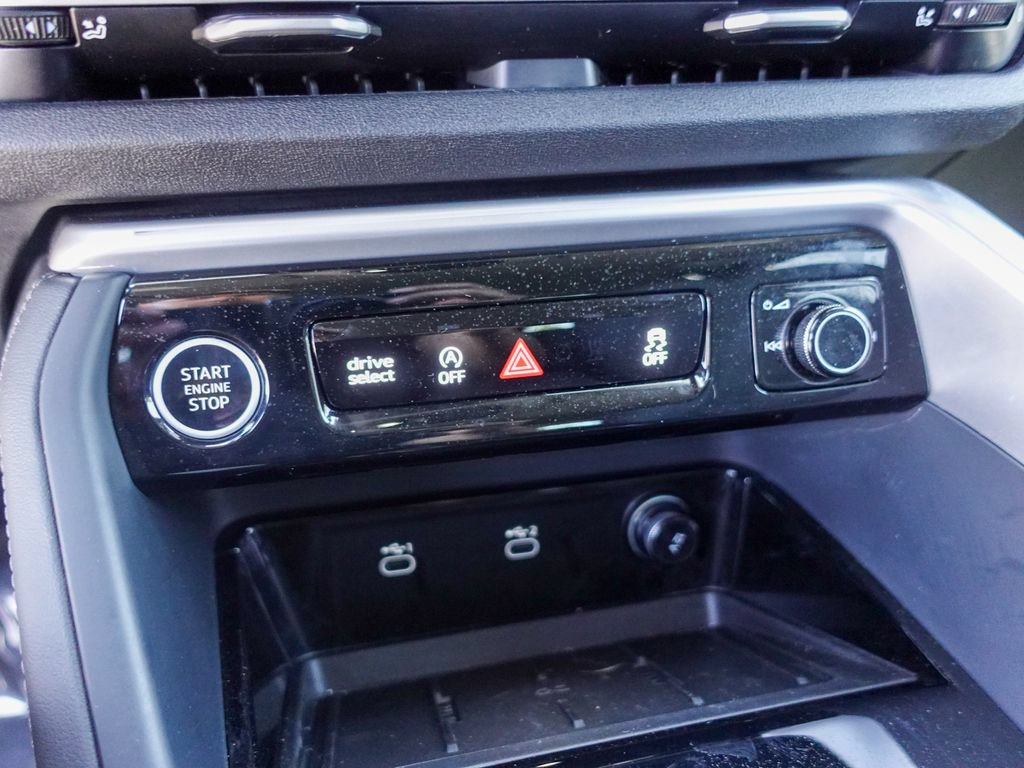 Used 2025 Audi Q5 Premium w/ Convenience Package AWD/4WD image 25