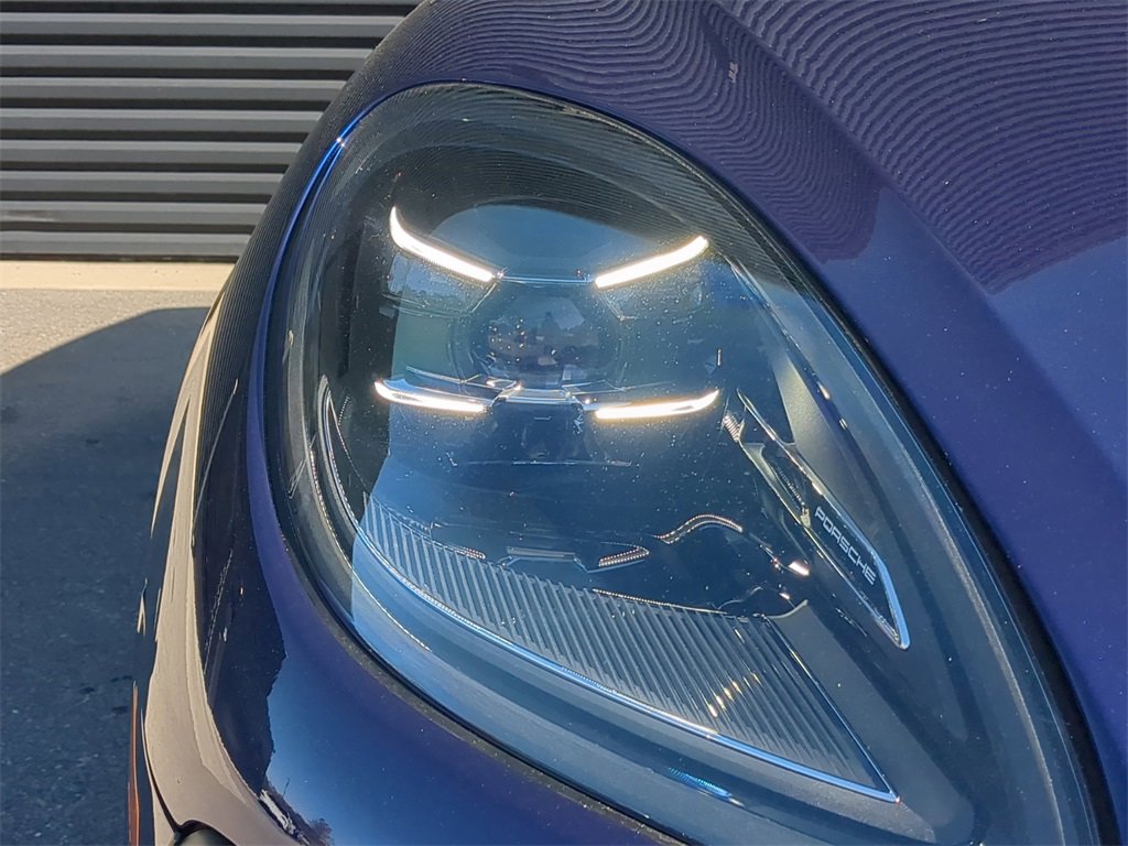 New 2026 Porsche Macan Base image 17