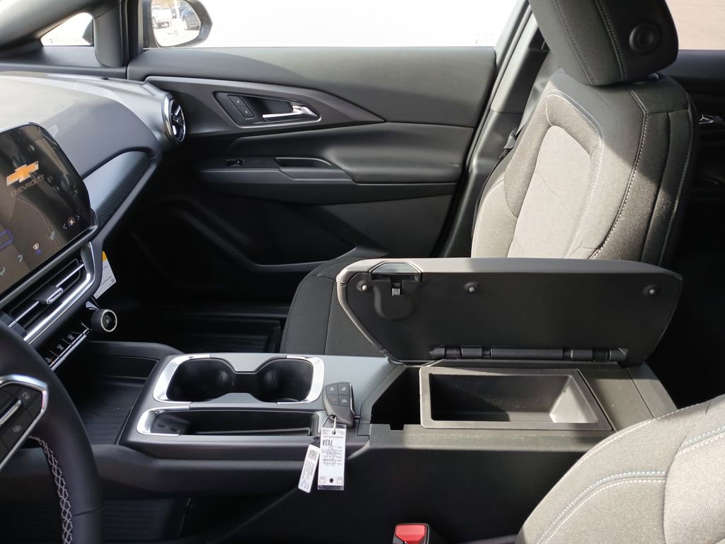 New 2026 Chevrolet Equinox EV LT w/ Comfort Package FWD image 24