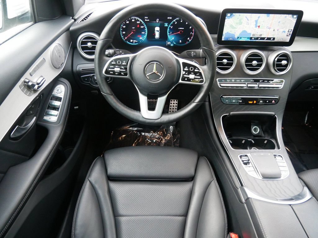 Used 2021 Mercedes-Benz GLC 300 4MATIC image 13