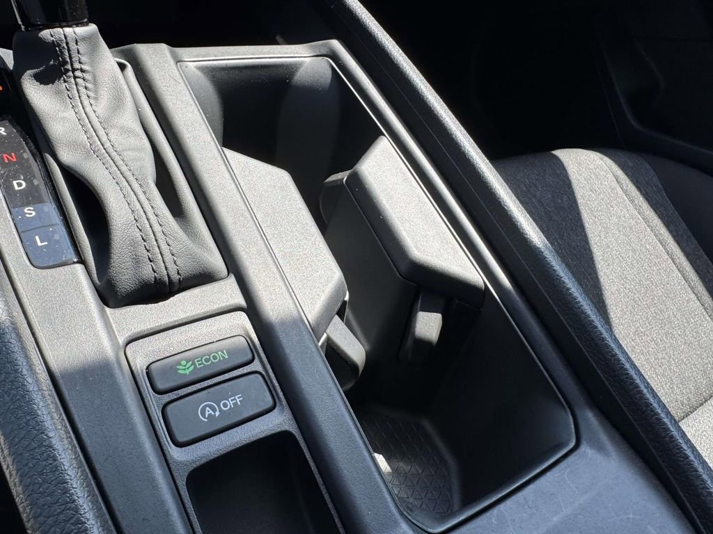 Used 2025 Honda Accord SE image 27