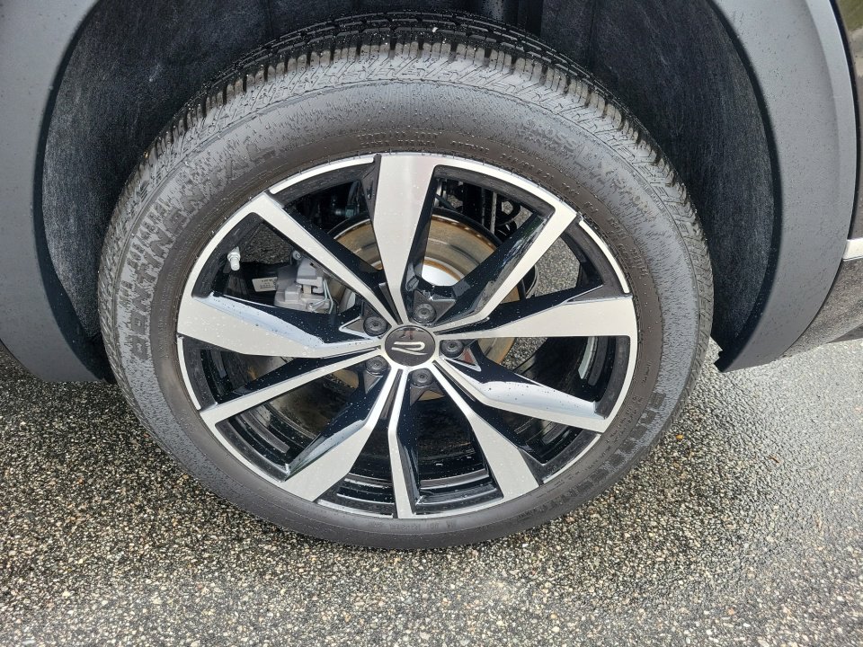 New 2025 Volkswagen Atlas Cross Sport SEL Premium R-Line image 27