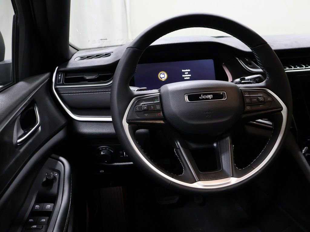 New 2025 Jeep Grand Cherokee L Laredo w/ Luxury Tech Group I image 23
