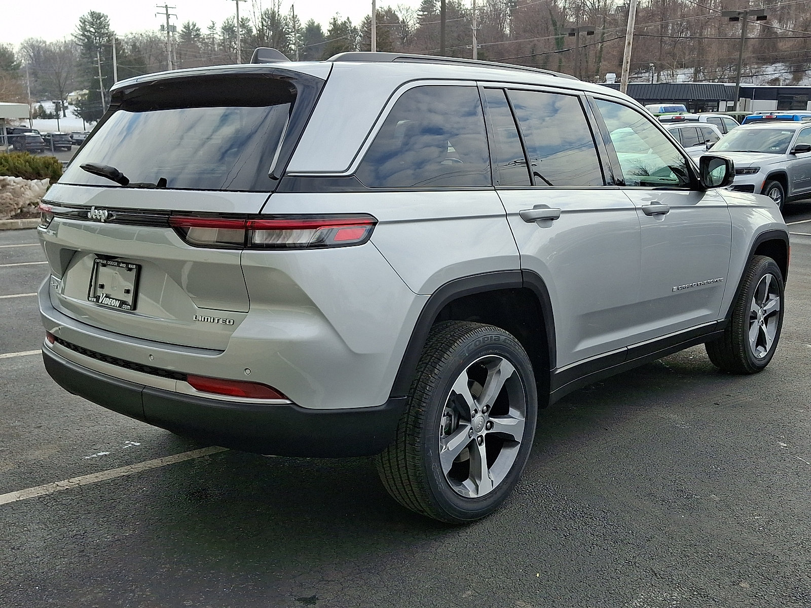New 2026 Jeep Grand Cherokee Limited AWD/4WD image 3