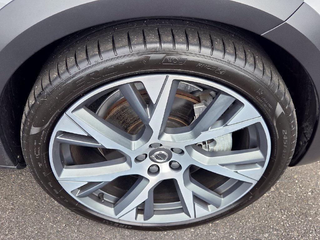 Used 2025 Volvo V90 B6 Cross Country Ultra AWD/4WD image 8