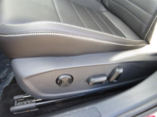 Used 2023 Volkswagen Jetta SE w/ Panoramic Sunroof Package image 10