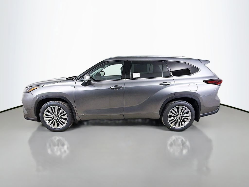 New 2026 Toyota Highlander Platinum image 8