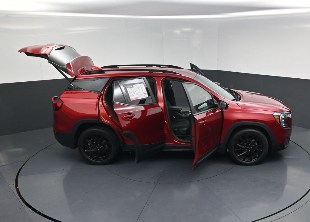 Used 2024 GMC Terrain SLE w/ Driver Convenience Package image 25