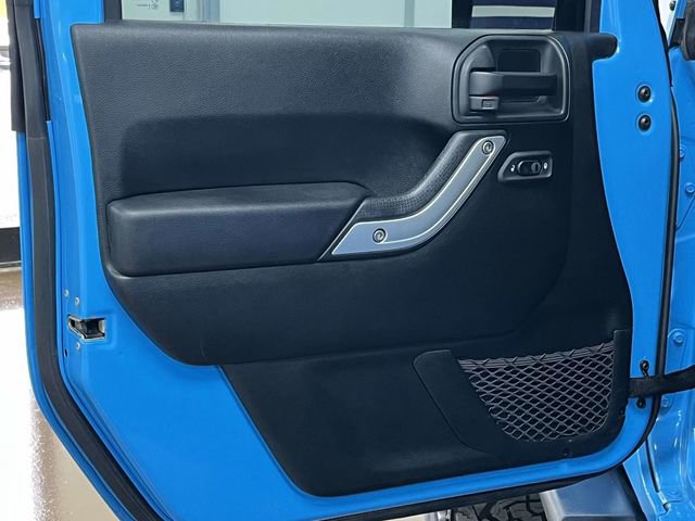 Used 2018 Jeep Wrangler Unlimited Sahara w/ Connectivity Group image 16