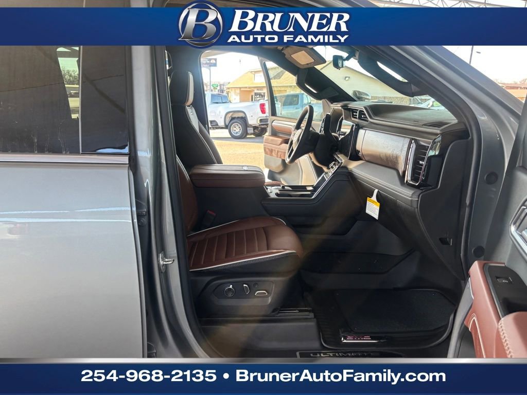 New 2026 GMC Sierra 2500 Denali Ultimate w/ LPO, Black Badging Package image 16