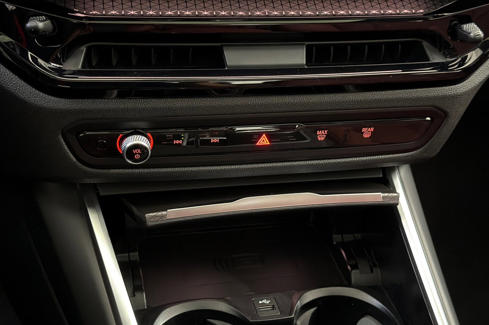 New 2026 BMW 330i Sedan w/ Convenience Package image 19