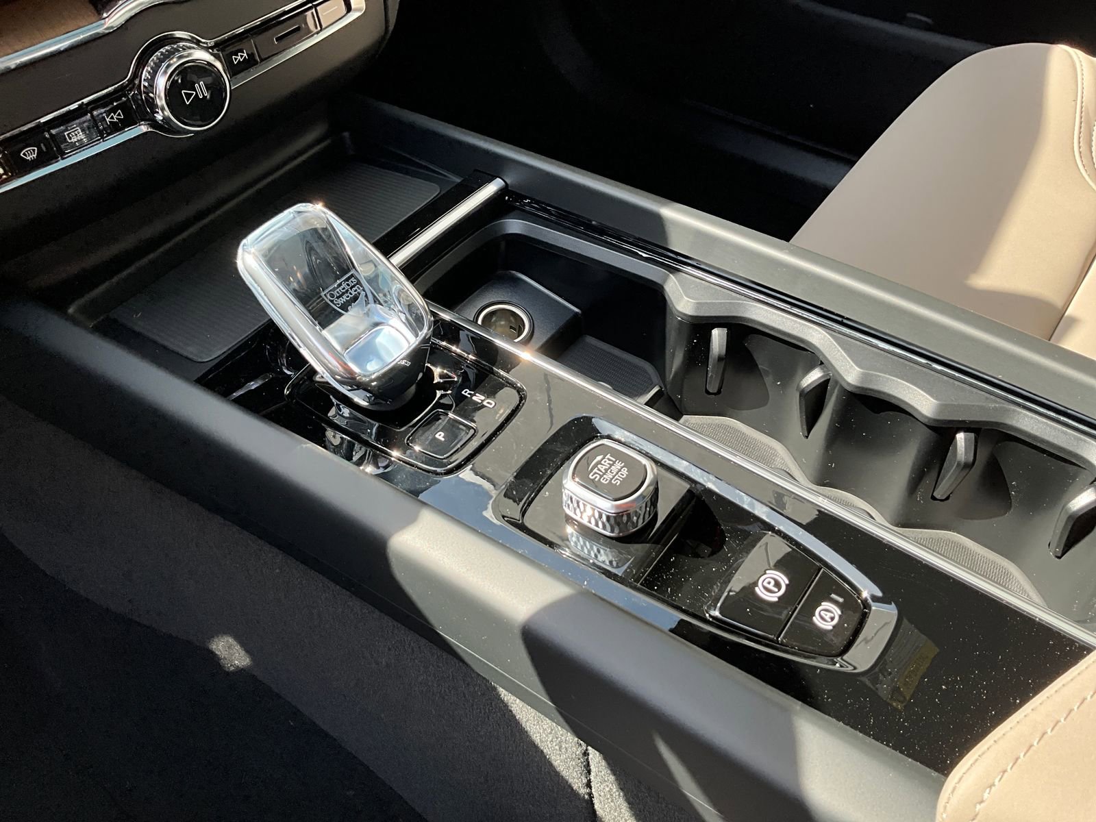 New 2026 Volvo XC60 B5 Plus w/ Climate Package AWD/4WD image 27