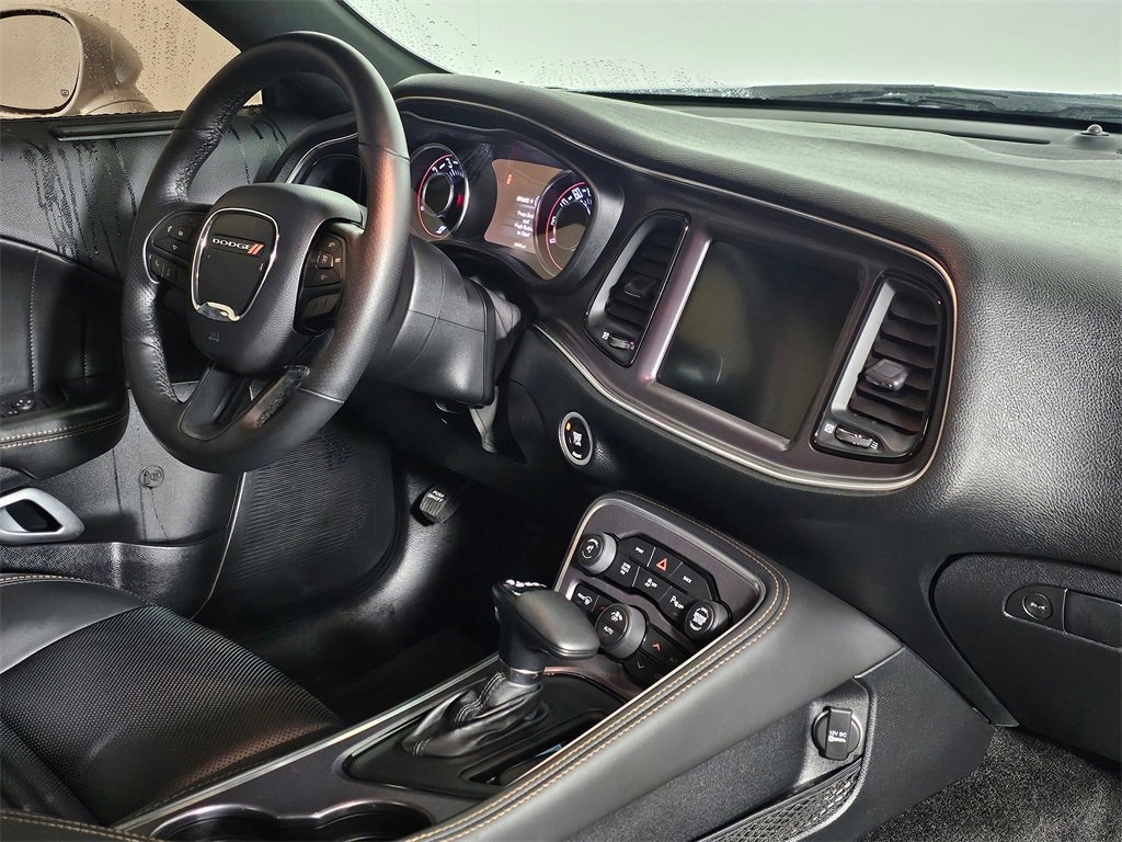 Used 2015 Dodge Challenger R/T Plus image 10