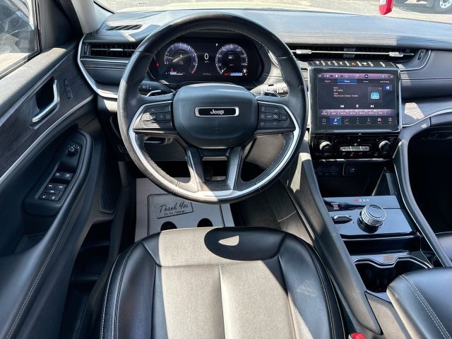 Used 2023 Jeep Grand Cherokee L Limited AWD/4WD image 14