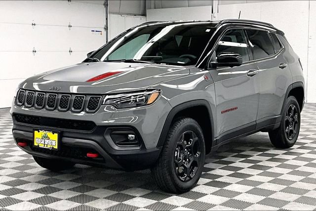 Used 2024 Jeep Compass Trailhawk w/ Trailhawk Elite Group image 12