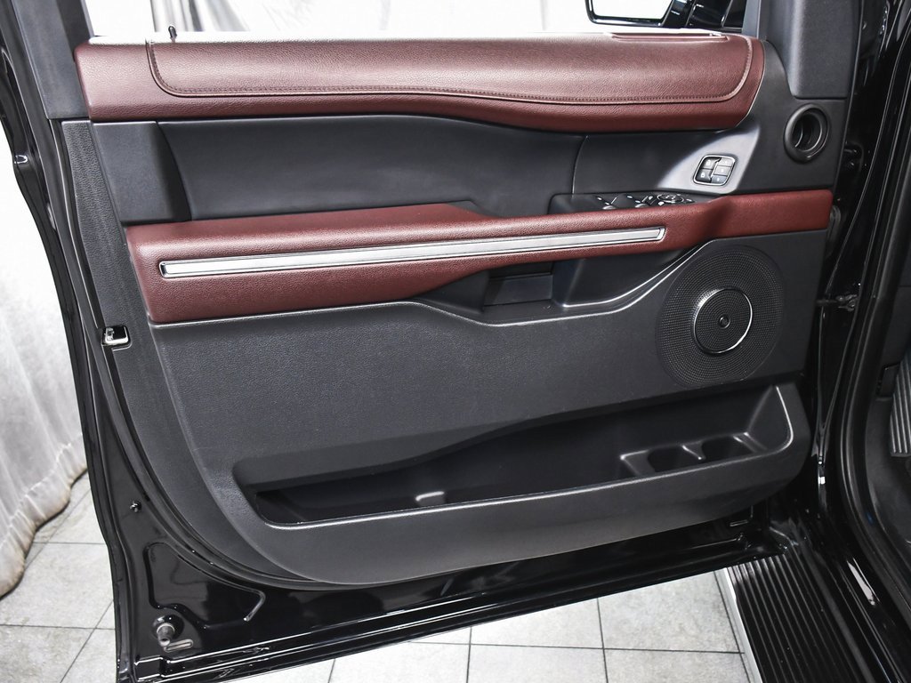 Used 2023 Ford Expedition Limited image 10