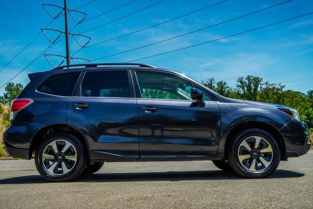 Used 2017 Subaru Forester 2.5i Limited AWD/4WD image 6