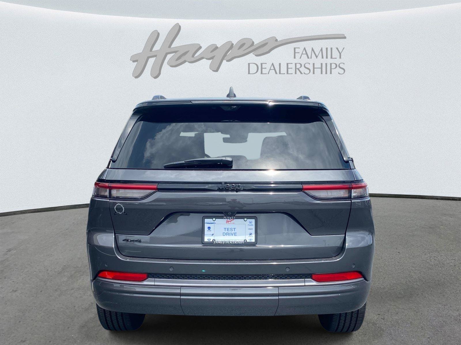 Used 2026 Jeep Grand Cherokee Limited AWD/4WD image 4