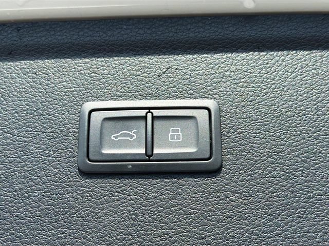 Used 2023 Audi Q5 e Prestige w/ Prestige Package AWD/4WD image 12
