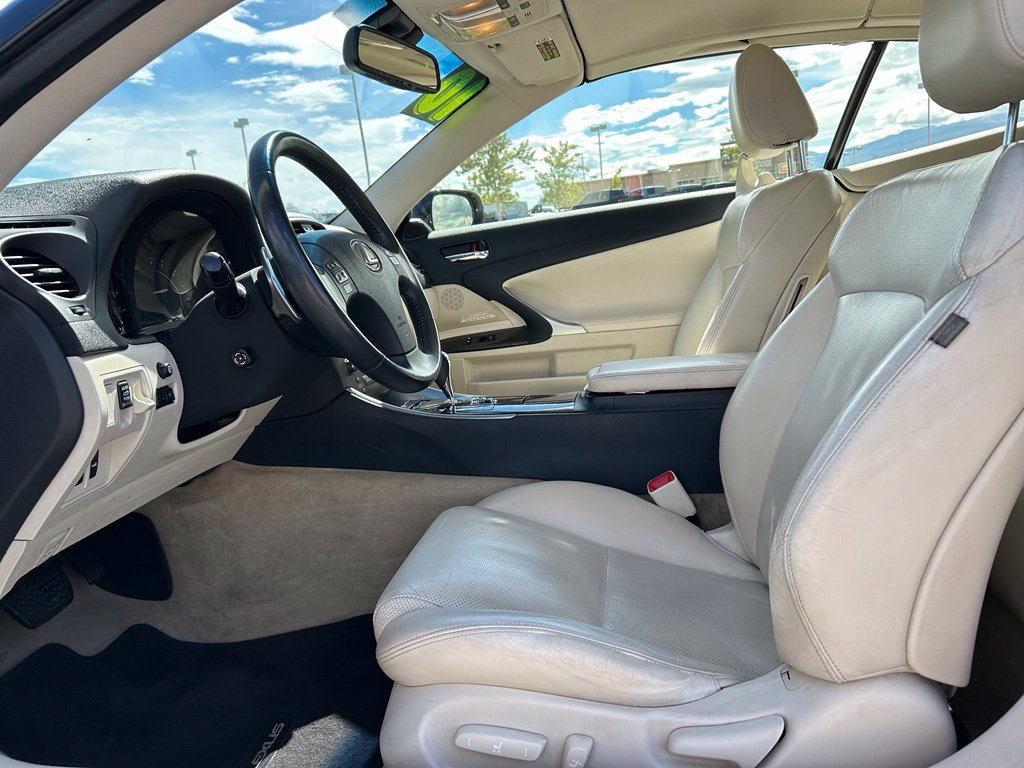 Used 2010 Lexus IS 350C w/ Luxury Pkg RWD image 25