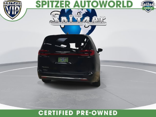 Used 2024 Chrysler Pacifica Touring-L FWD image 14