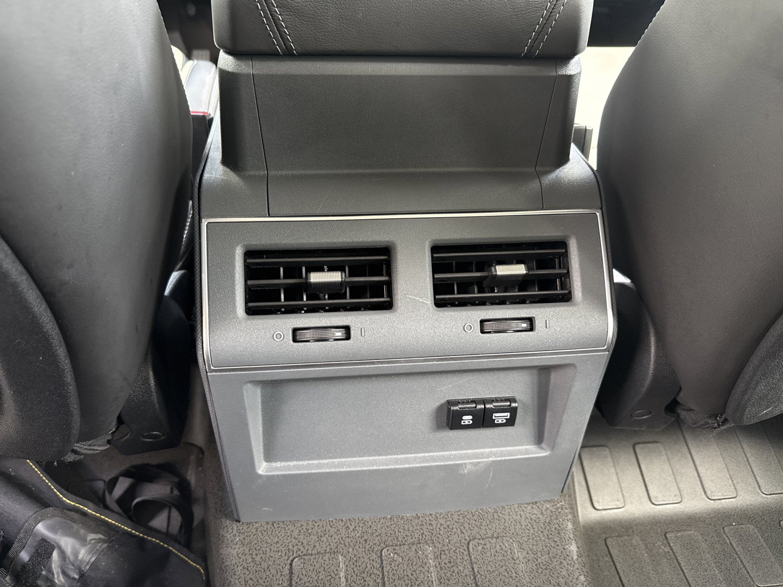 Used 2024 INEOS Grenadier AWD/4WD image 28