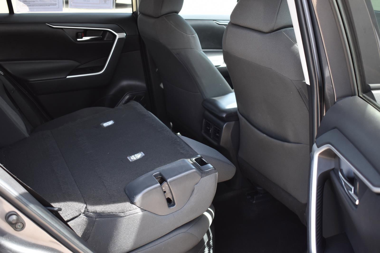 Used 2024 Toyota RAV4 XLE AWD/4WD image 16