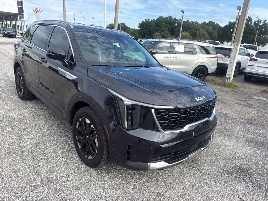 Used 2025 Kia Sorento S