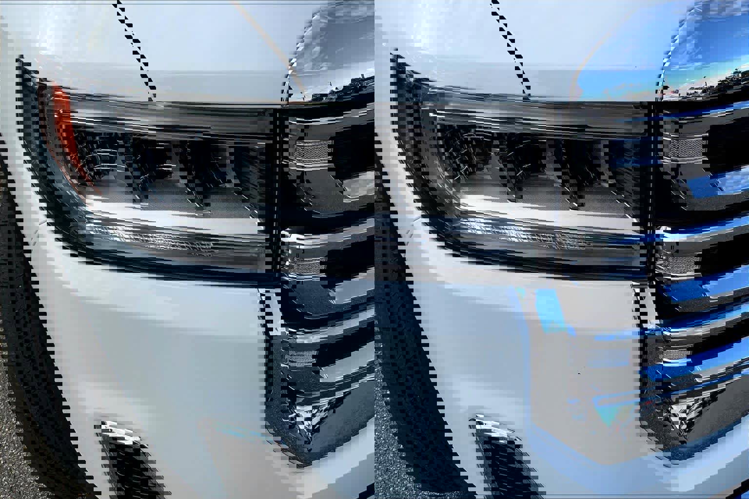 Certified 2023 GMC Acadia SLE w/ Driver Convenience Package image 26