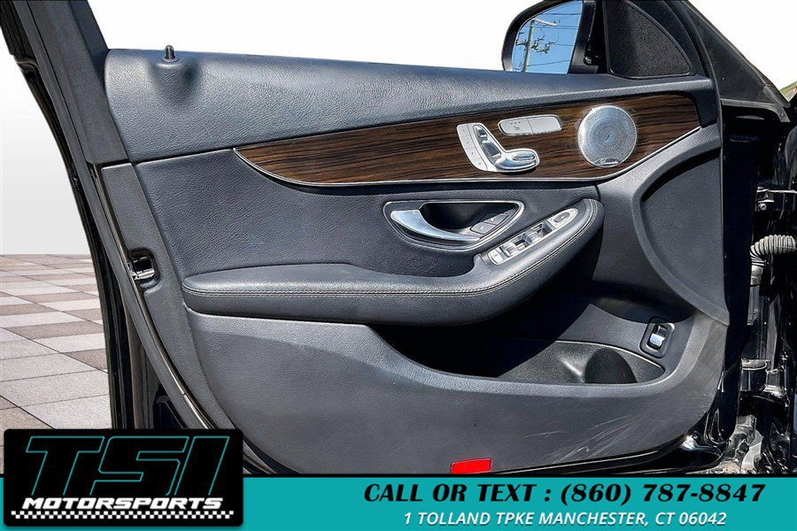 Used 2017 Mercedes-Benz C 300 4MATIC Sedan image 23