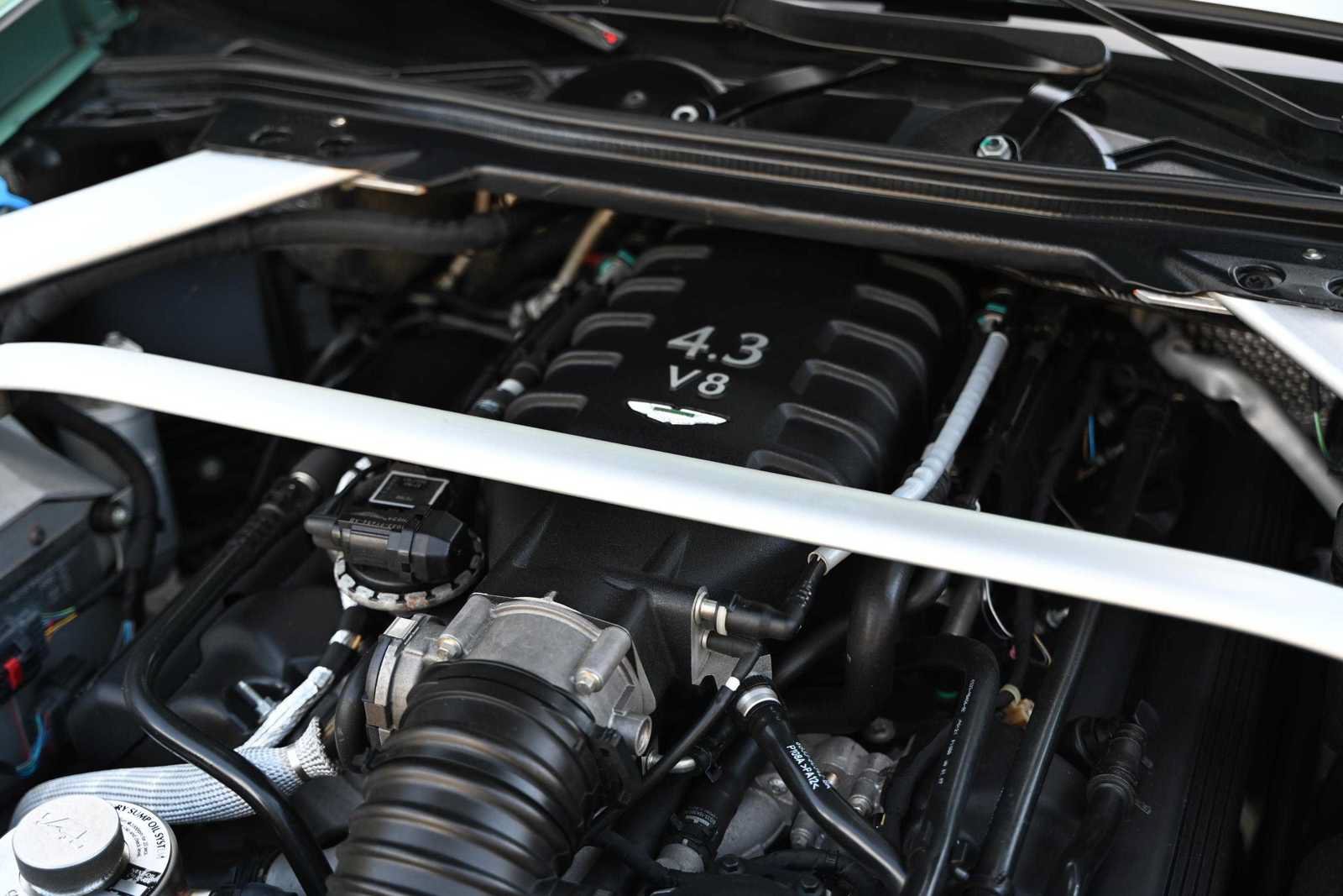 Used 2008 Aston Martin V8 Vantage Roadster RWD image 25