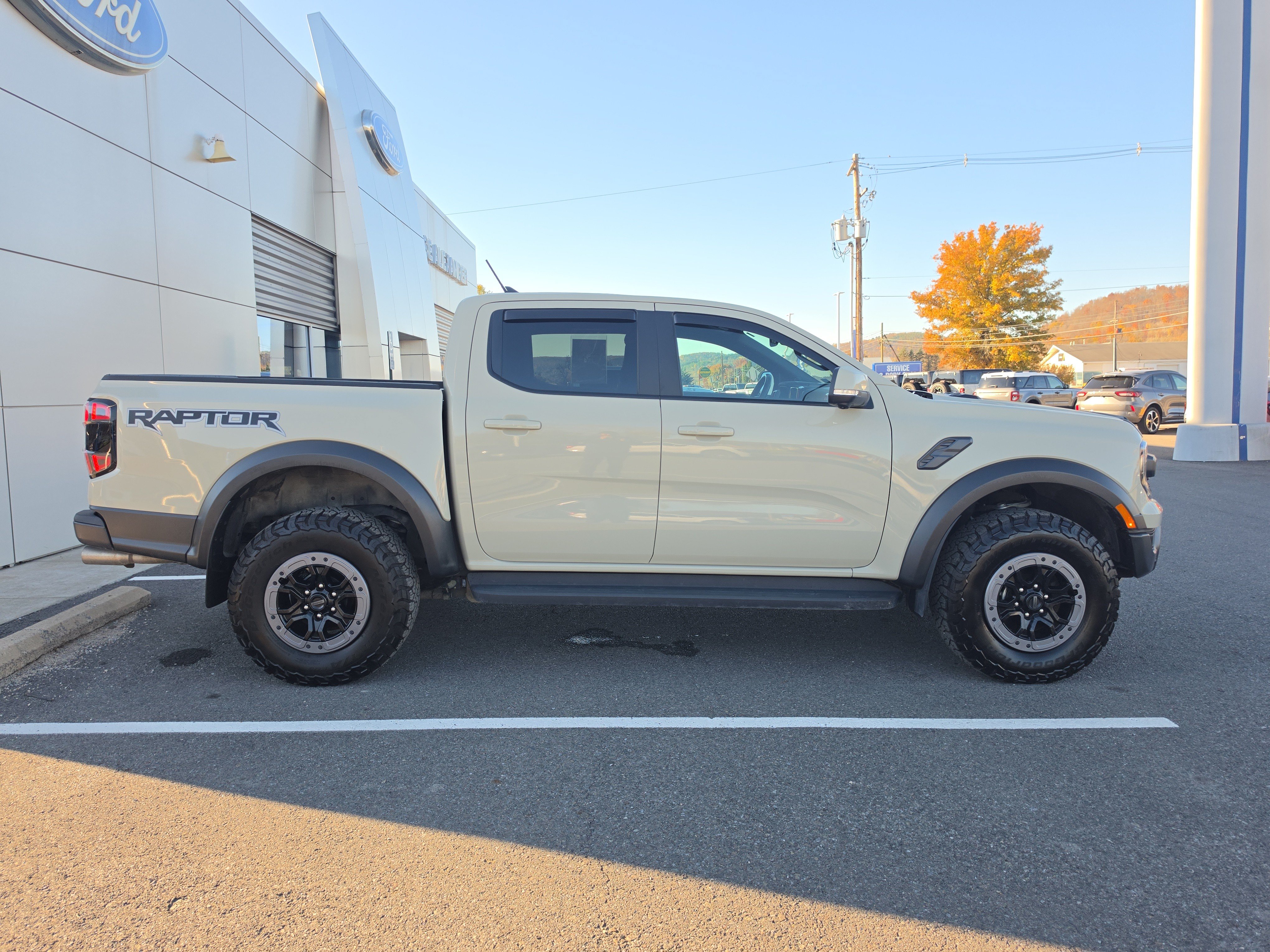 Used 2025 Ford Ranger Raptor AWD/4WD image 2