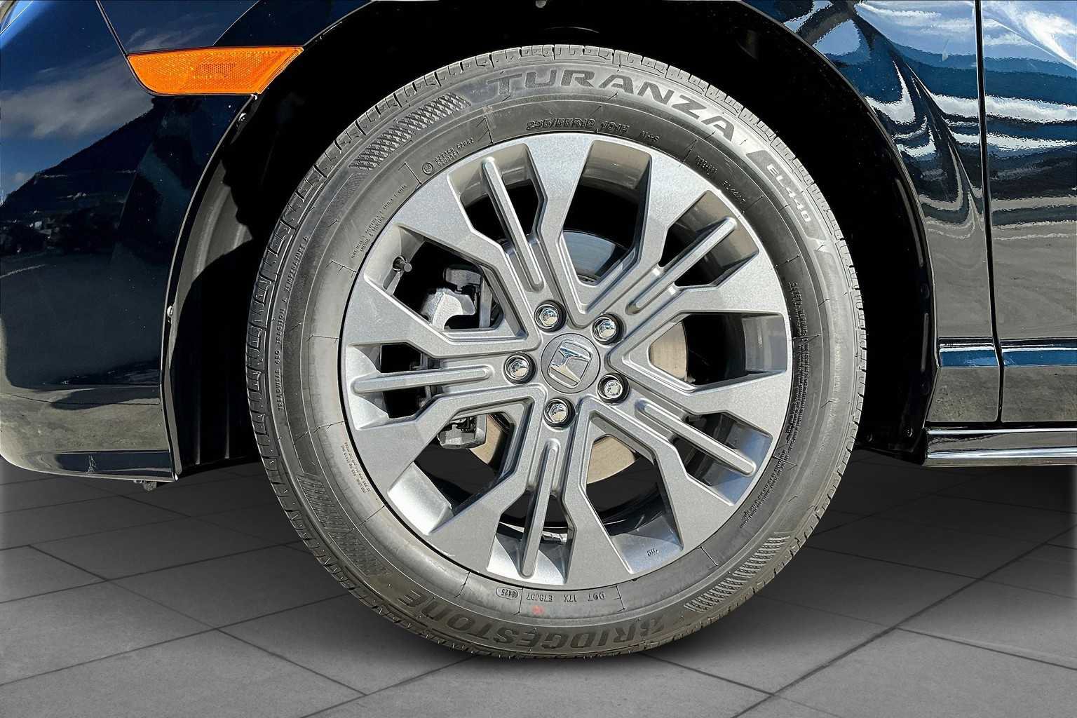 New 2026 Honda Odyssey Touring image 12