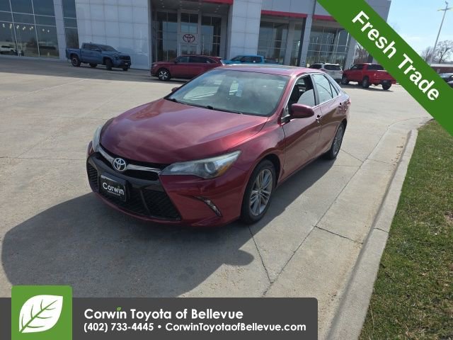 Used 2015 Toyota Camry SE w/ Moonroof Package image 8