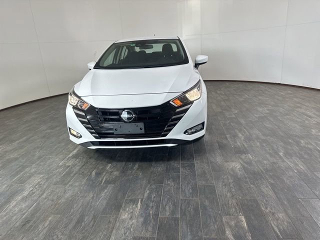 Used 2024 Nissan Versa S image 2