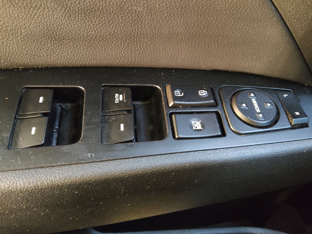 Used 2017 Hyundai Elantra Limited image 27