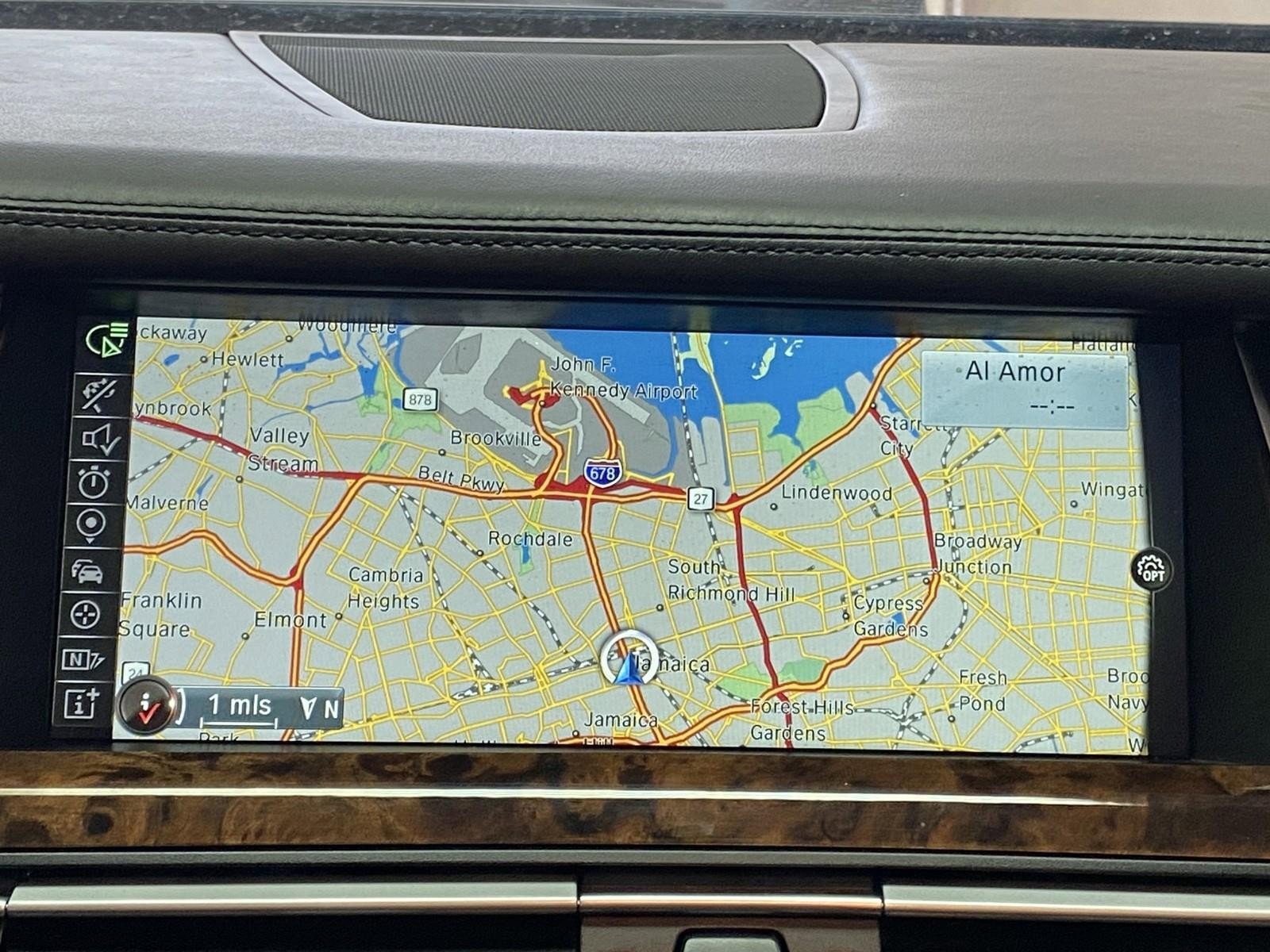 Used 2013 BMW 750Li xDrive image 27