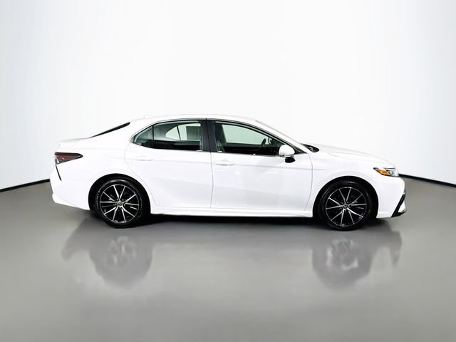 Certified 2023 Toyota Camry SE w/ Convenience Package image 9