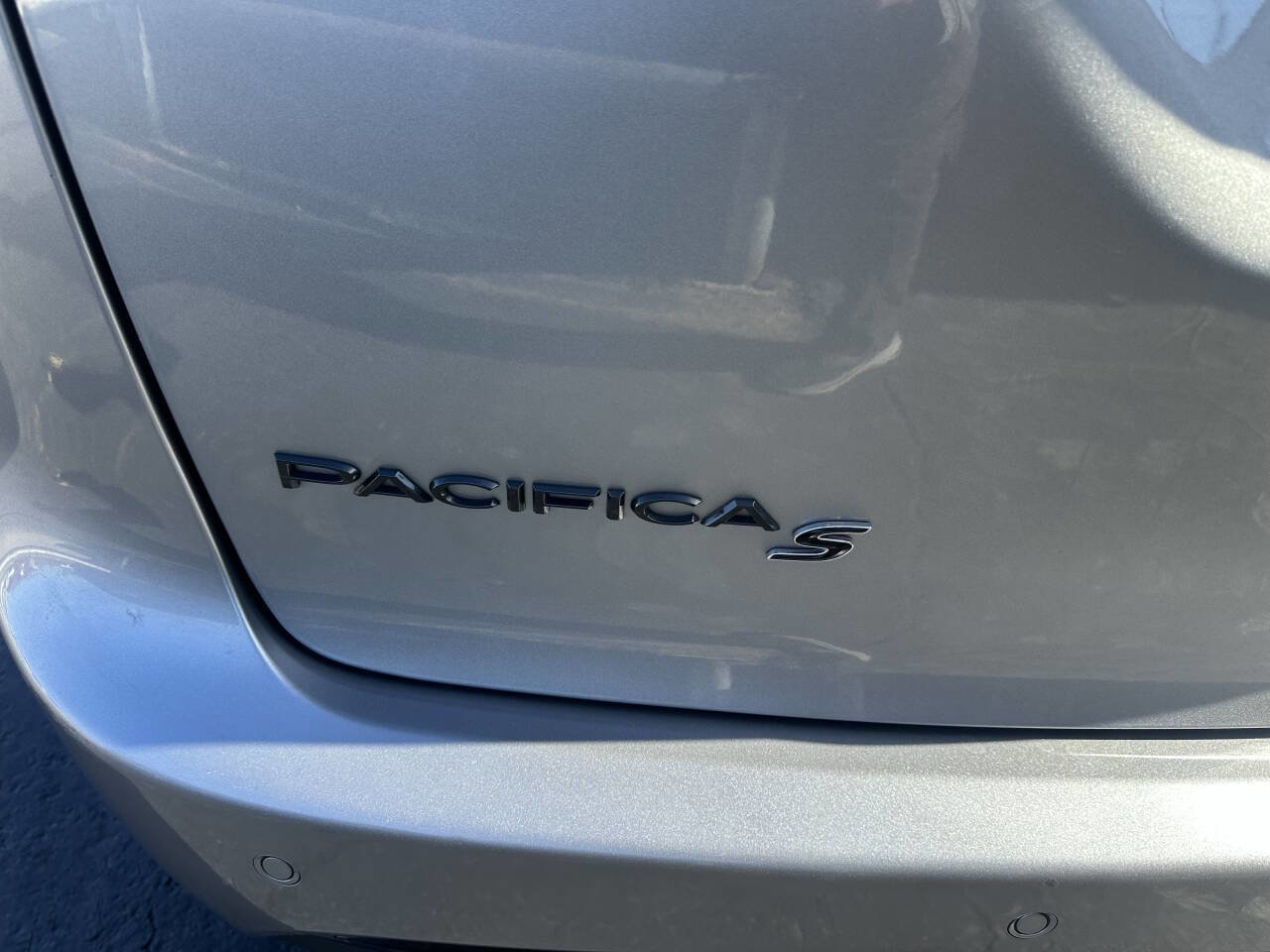 Used 2019 Chrysler Pacifica Touring-L w/ Premium Audio Group image 8