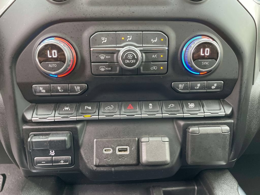 Used 2022 Chevrolet Silverado 1500 LTZ w/ LTZ Premium Package AWD/4WD image 28