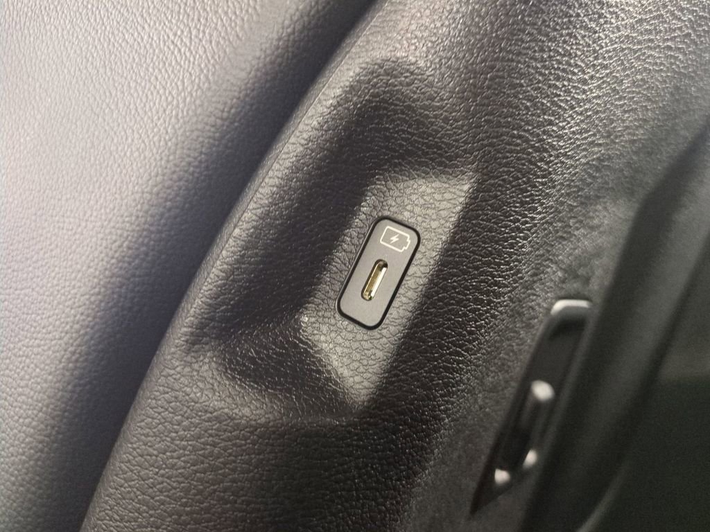 Used 2025 Kia Sportage X-Line w/ Premium Package image 17