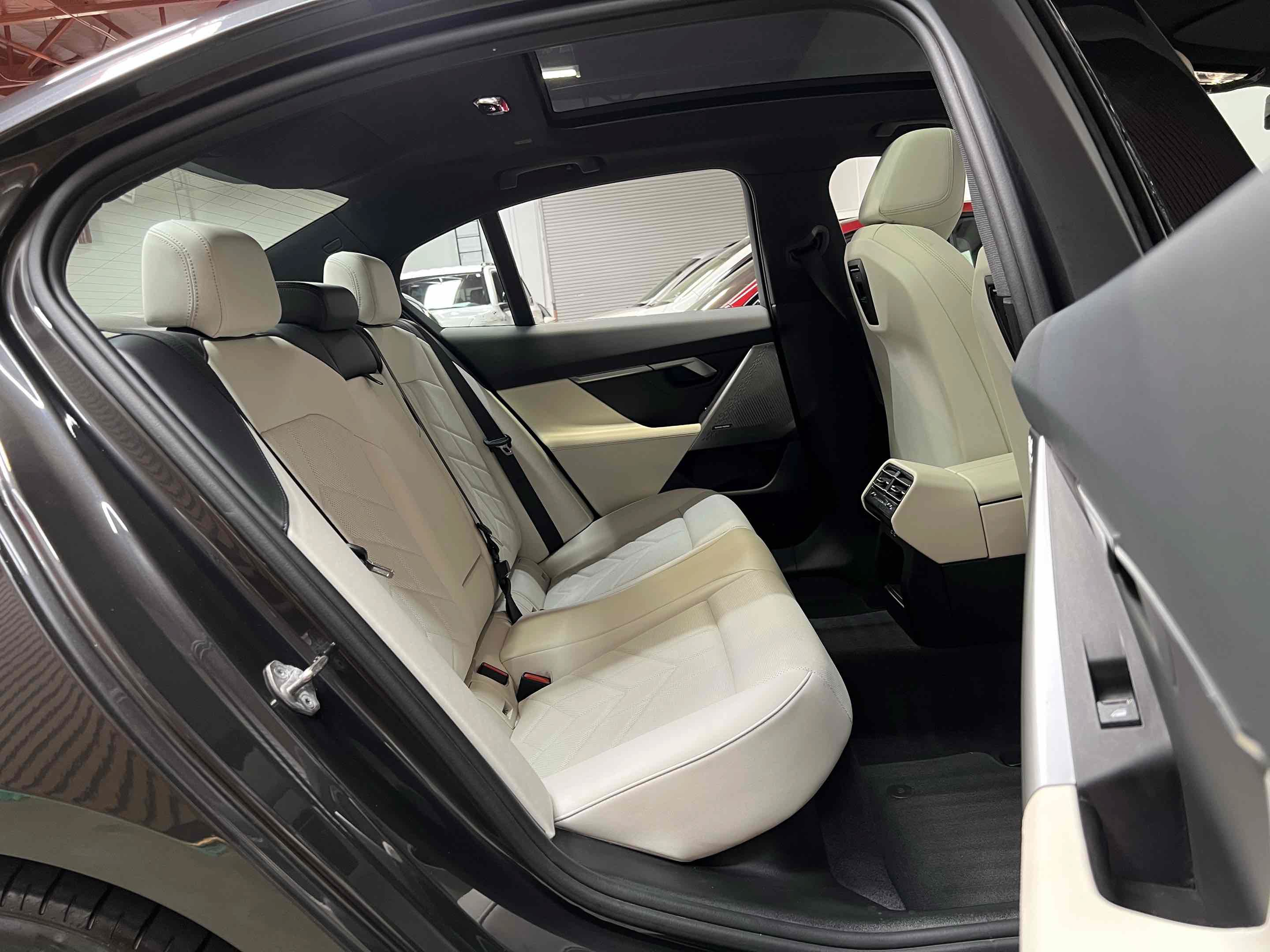 Used 2024 BMW i5 eDrive40i RWD image 47