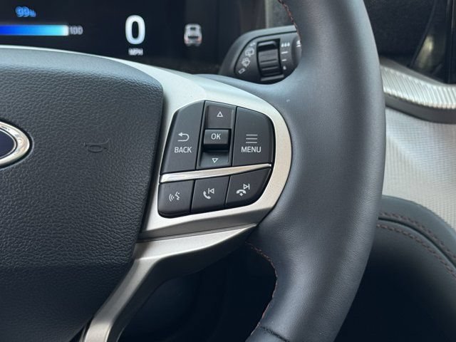 Used 2025 Ford Explorer Active w/ Active Comfort Package RWD image 16
