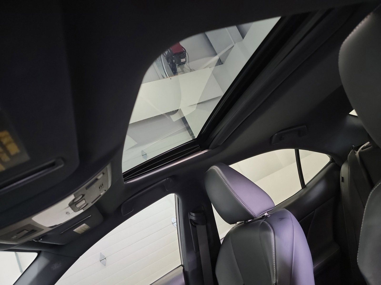 Used 2016 Lexus IS 200t w/ F Sport Package RWD image 24