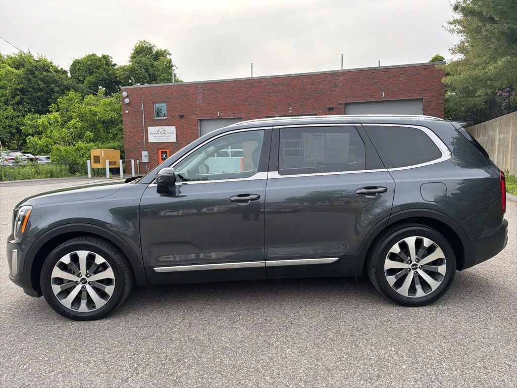 Certified 2022 Kia Telluride EX w/ EX Premium Package AWD/4WD image 2