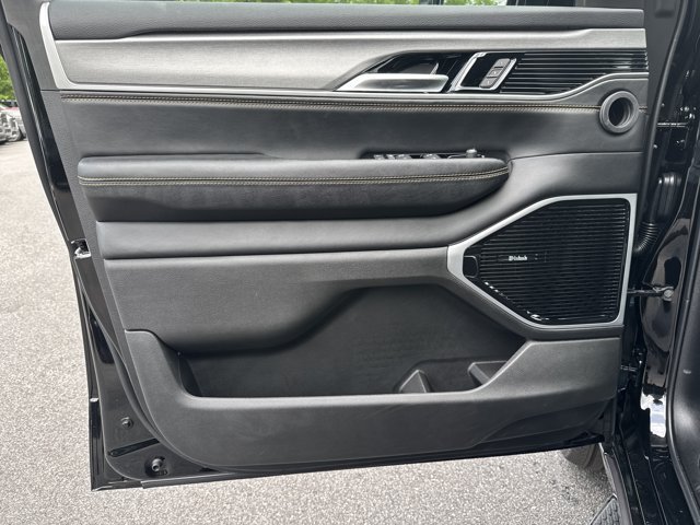 New 2026 Jeep Grand Wagoneer 4WD image 13