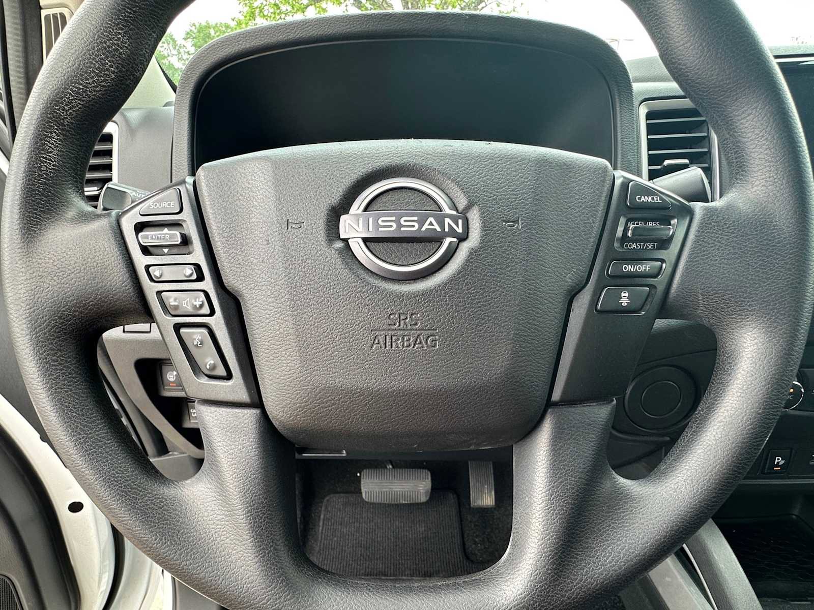 Used 2022 Nissan Frontier SV w/ Technology Package RWD image 13